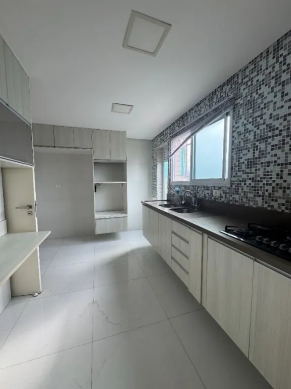 Imagem APARTAMENTO COM 262,00 m² - GUILHERMINA - PRAIA GRANDE SP