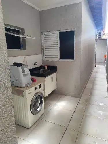Imagem Casa para Venda em Hortolândia, Jardim Everest, 2 dormitórios, 1 banheiro, 2 vagas