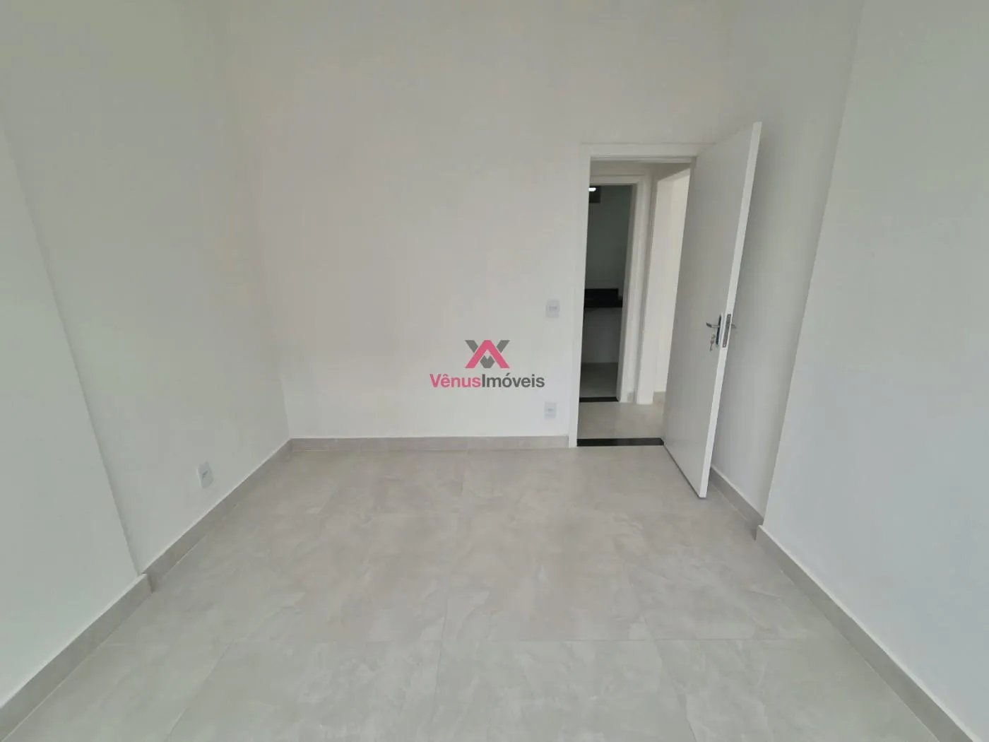 Imagem Apartamento para Venda em Rio de Janeiro, Leme, 2 dormitórios, 1 banheiro, 1 vaga