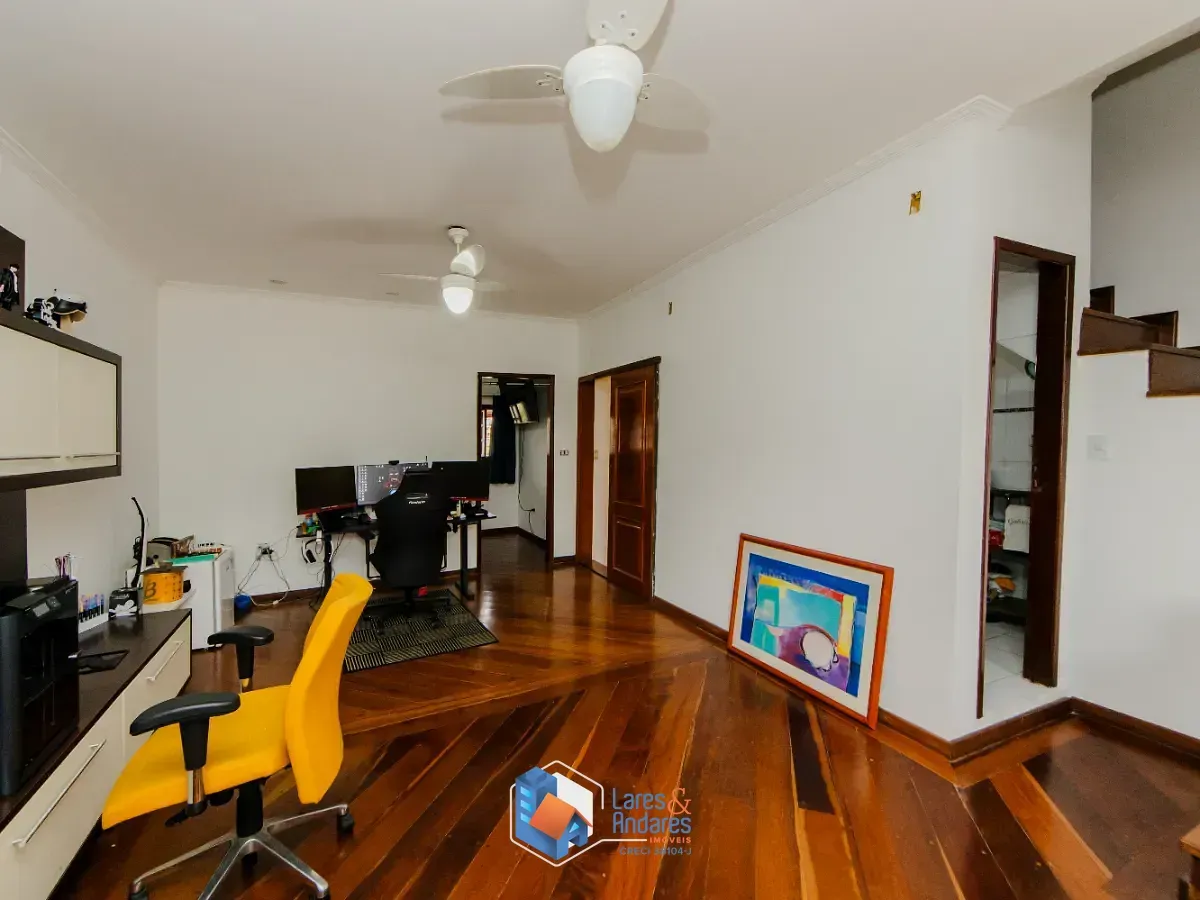 Imagem Casa para venda em Conjunto Residencial Santa Terezinha com 4 quartos, sendo 1 suíte, 192m²