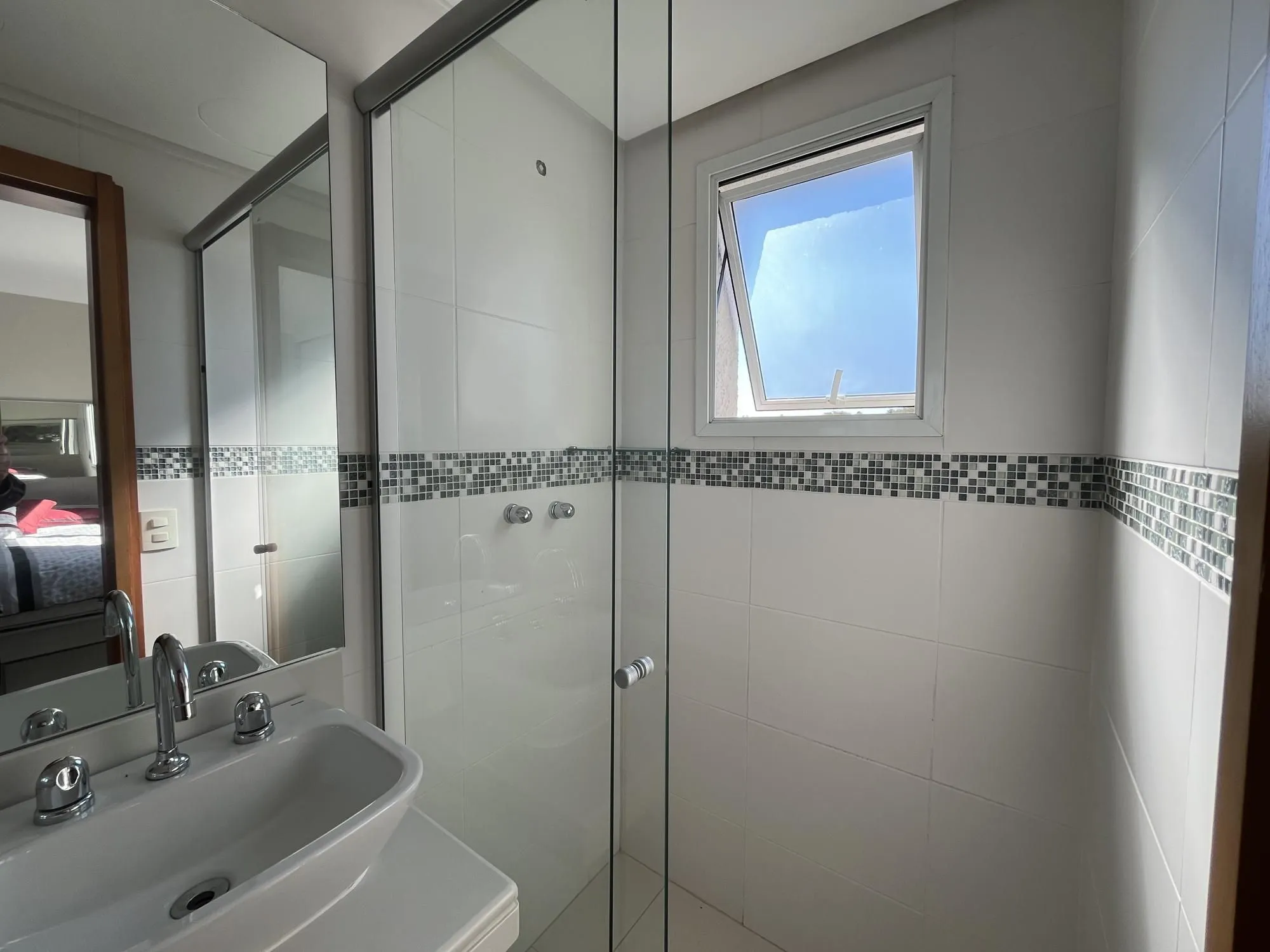 Imagem Apartamento de 2 quartos, suíte e 2 vagas garagem bairro São João Porto Alegre