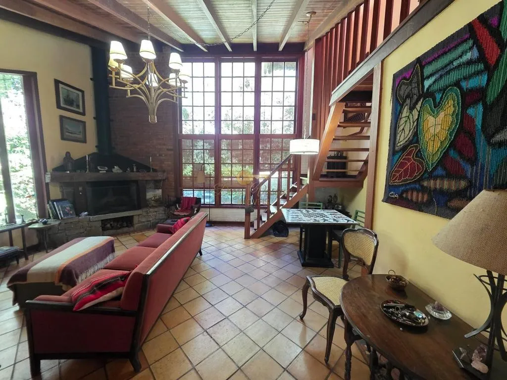 Imagem Casa em Condomínio para Venda em Teresópolis / RJ no bairro Prata