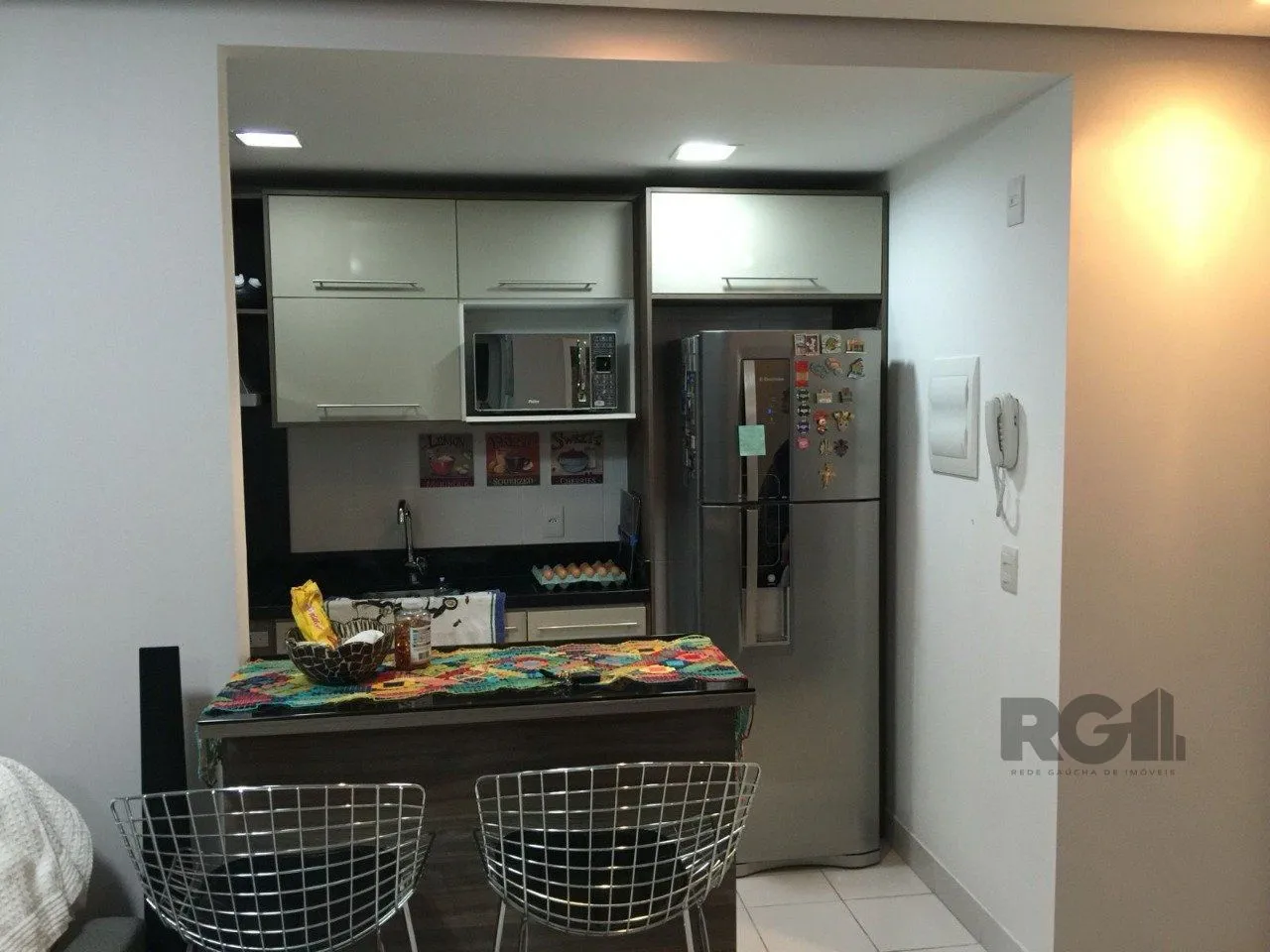 Imagem Apartamento 3 dormitórios, sendo 1 suíte, 66 m² de área privativa e 1 vaga(s) de garagem. Localizado na Rua/Av. Dom Claudio Jose Goncalves Ponce De Leao, no bairro Vila Ipiranga em Porto Alegre.