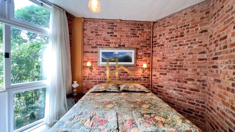 Imagem Casa com 4 dormitórios sendo 2 suítes à venda, 285 m² por R$ 1.600.000 - Golfe - Teresópolis/RJ