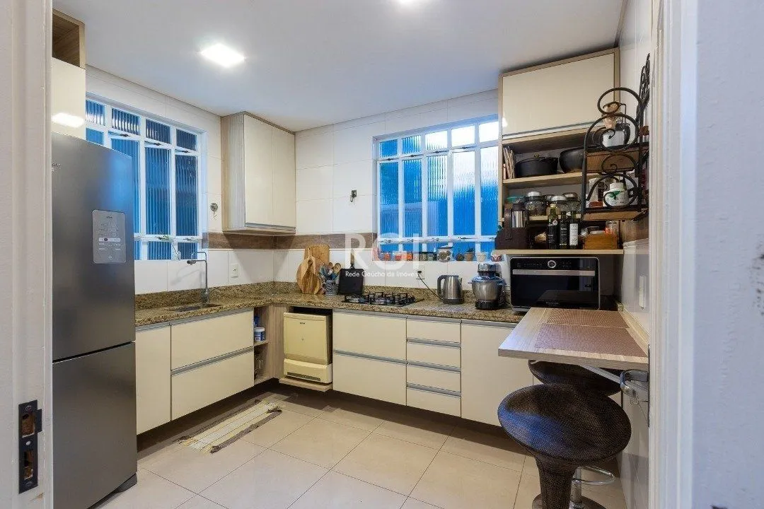 Imagem Casa para Venda - 200m², 3 dormitórios, sendo 1 suites, 2 vagas - Vila Assunção