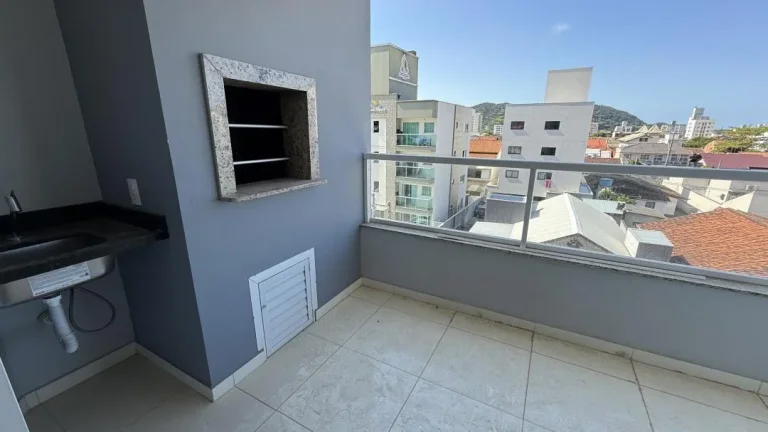Imagem Apartamento na Praia de Gravatá, Navegantes com 02 quartos, sendo 01 suíte e bem localizado. Adriano Carpes Imóveis Vende