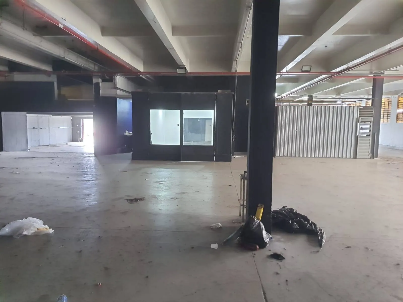 Imagem Galpão Comercial e Industrial em Alphaville - Localização Privilegiada Próxima à Estação Antônio João