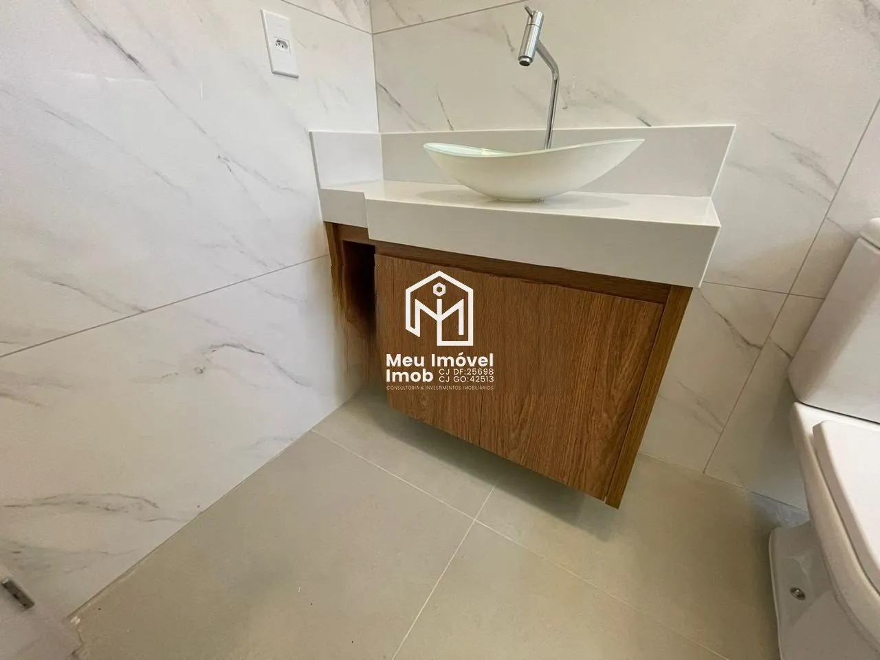 Imagem Casa Condomínio 4 quartos 3 suítes 4 Vagas 300M² Arniqueiras
