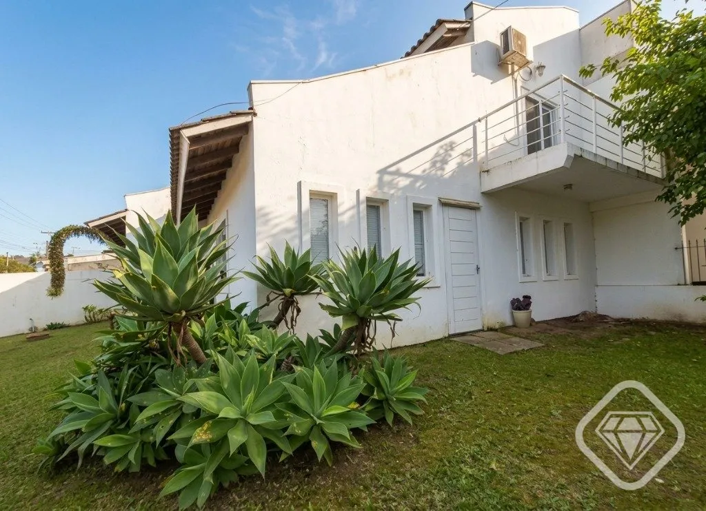 Imagem Uma casa que ganha ainda mais valor pelo espaço que oferece.

Casa de esquina no Jardins do Prado, ...