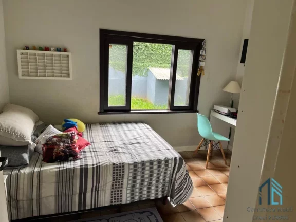 Imagem Casa em Condomínio a venda, 04 quartos sendo duas suítes, piscina em Cajati SP