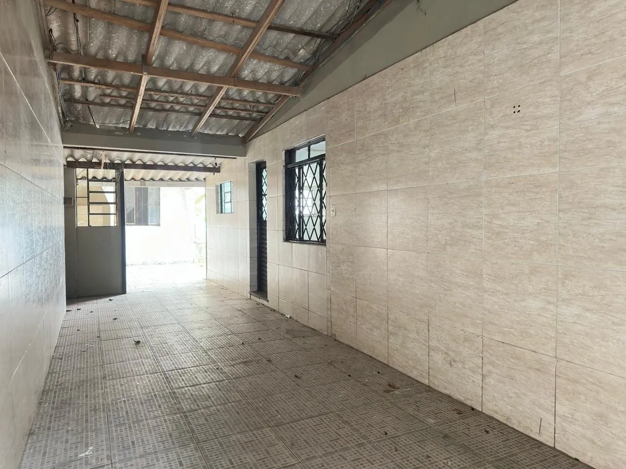 Imagem Casa com 3 dormitórios e edicula para venda e locação no bairro Belém Novo
