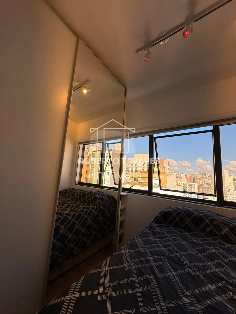 Imagem Apartamento acaba de ser reformado - Mobiliado e com enxoval completo para operar como Airbnb.