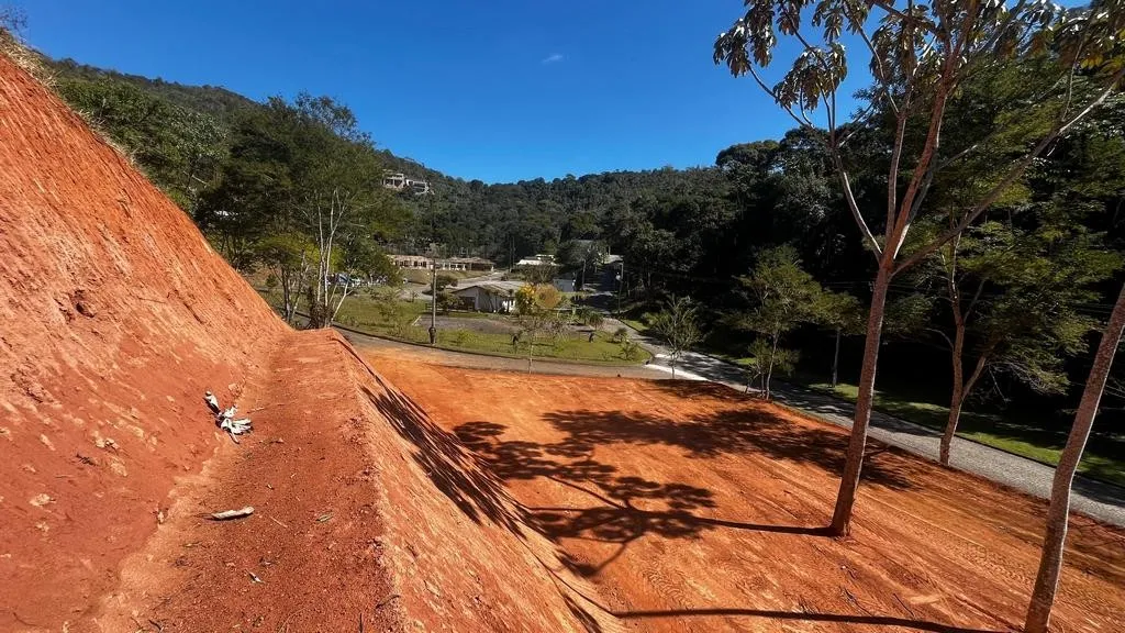 Imagem Terreno em Condomínio para Venda em Teresópolis / RJ no bairro Vargem Grande