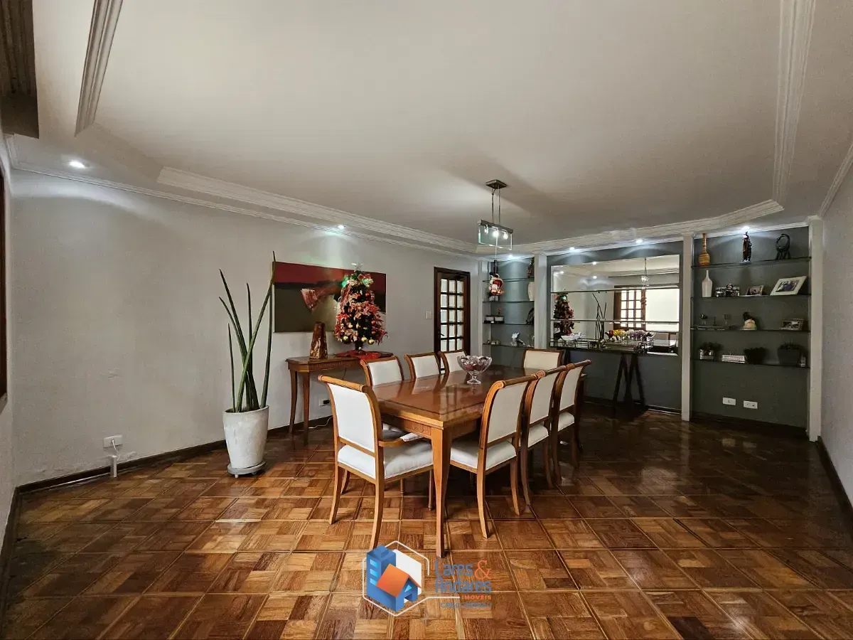Imagem Sobrado para venda em Jardim Carlu com 4 quartos, sendo 2 suítes, 453m²