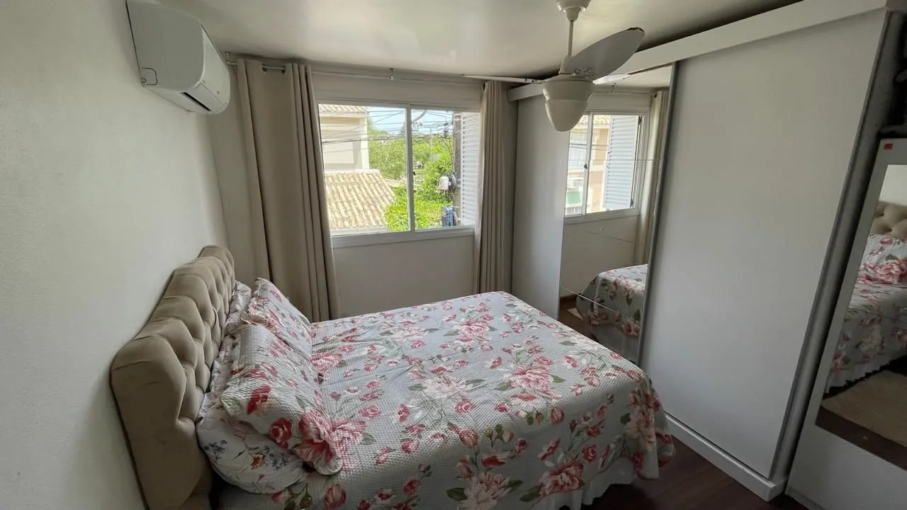 Imagem Casa com 3 dormitórios no bairro Humaitá