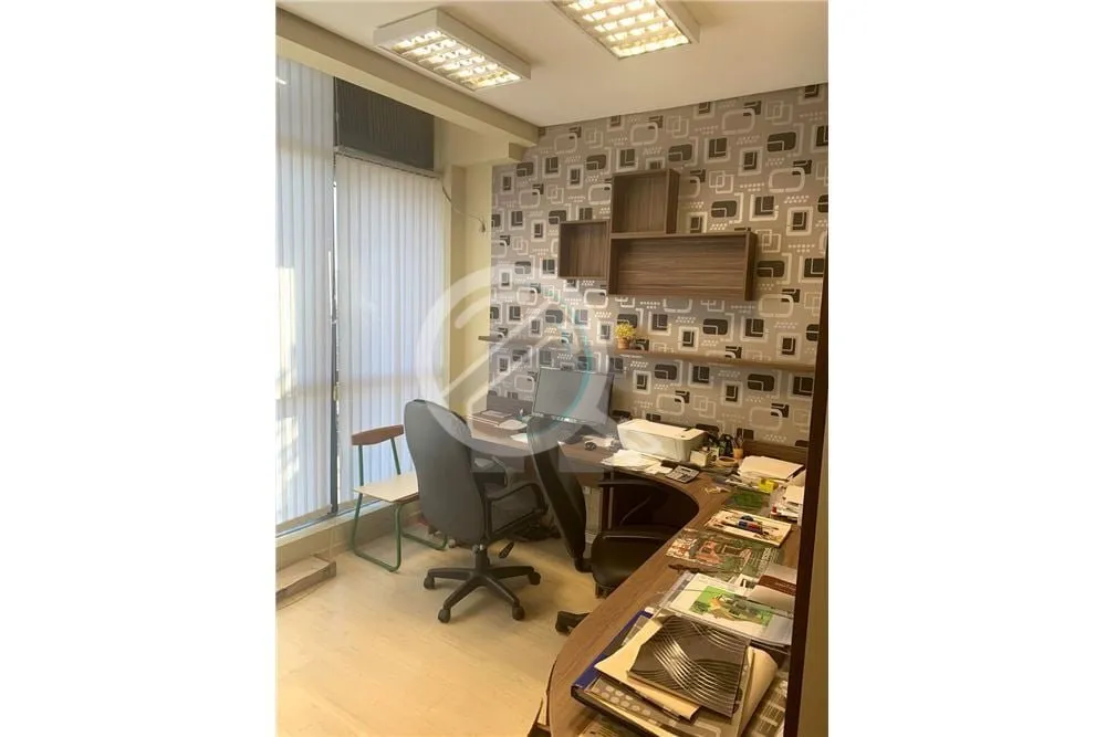 Imagem Sala comercial em excelente localização no bairro floresta, em boas condições, para profissionai...