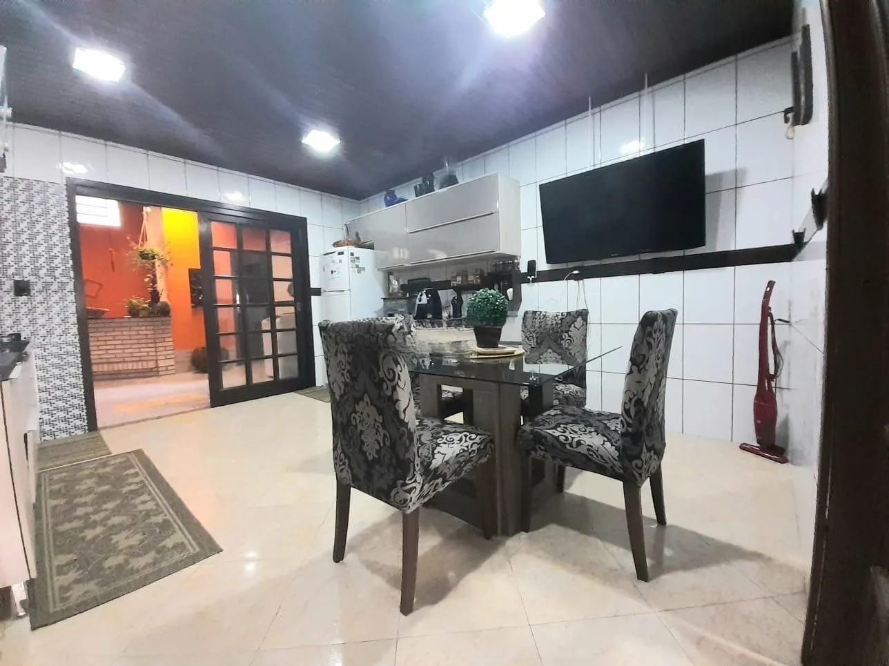 Imagem Casa para Venda - 198m², 2 dormitórios, 2 vagas - Belém Novo