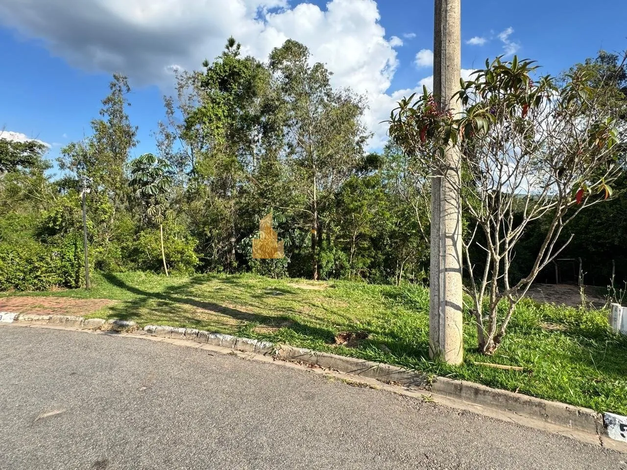 Imagem Apresentamos uma oportunidade única para você que deseja construir a casa dos seus sonhos em um am...