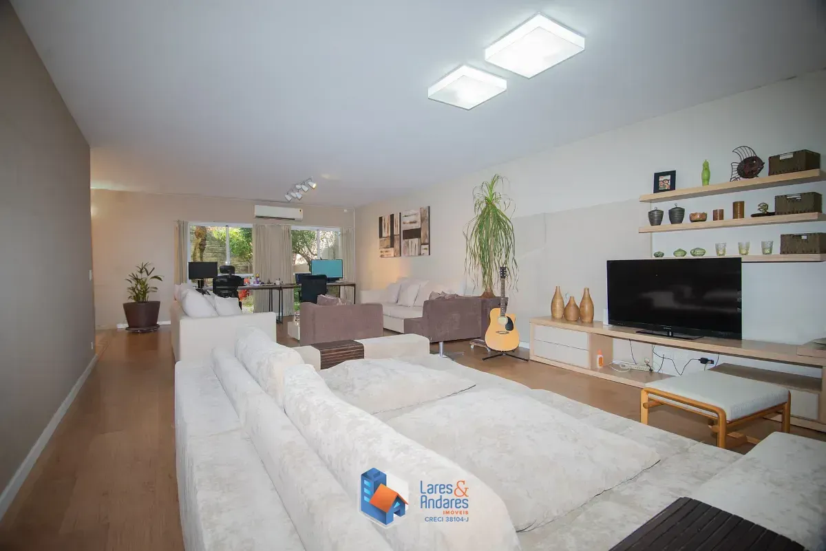Imagem Casa para venda em Cidade Monções com 4 quartos, sendo 1 suíte, 337m²