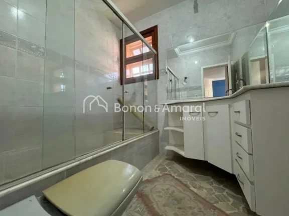 Imagem Casa charmosa e aconchegante com ambientes bem distribuídos, oferecendo hall de entrada com lavabo,...