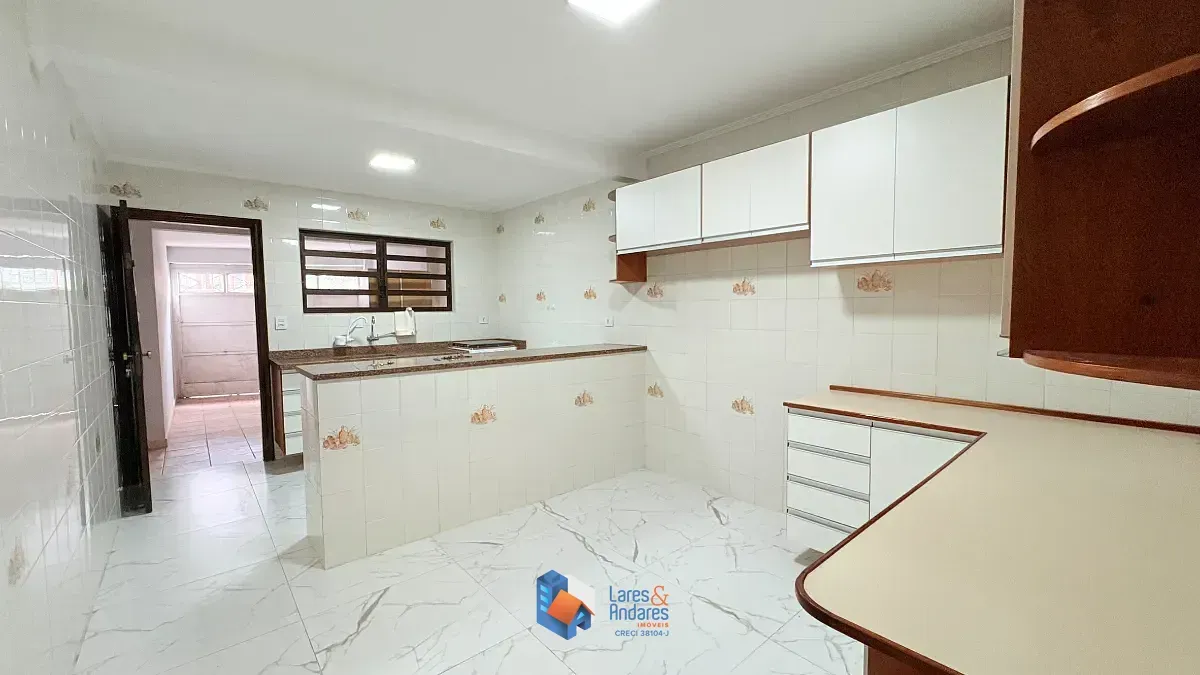 Imagem Sobrado para venda em Jardim Regina com 3 quartos, sendo 1 suíte, 101m²