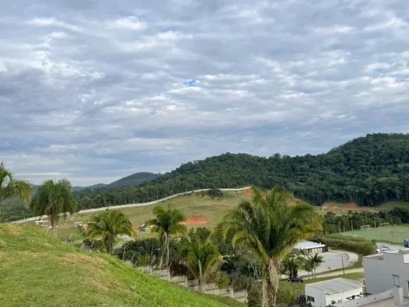 Imagem Casa Alto Padrão em Camboriú - Condomínio Fechado