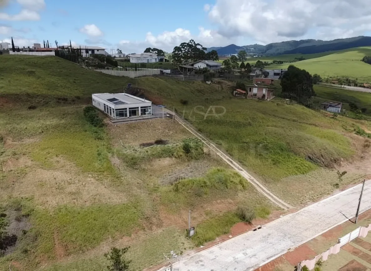 Imagem Casa 336 m² à venda em Residencial e Industrial Campo Alegre, Poços de Caldas