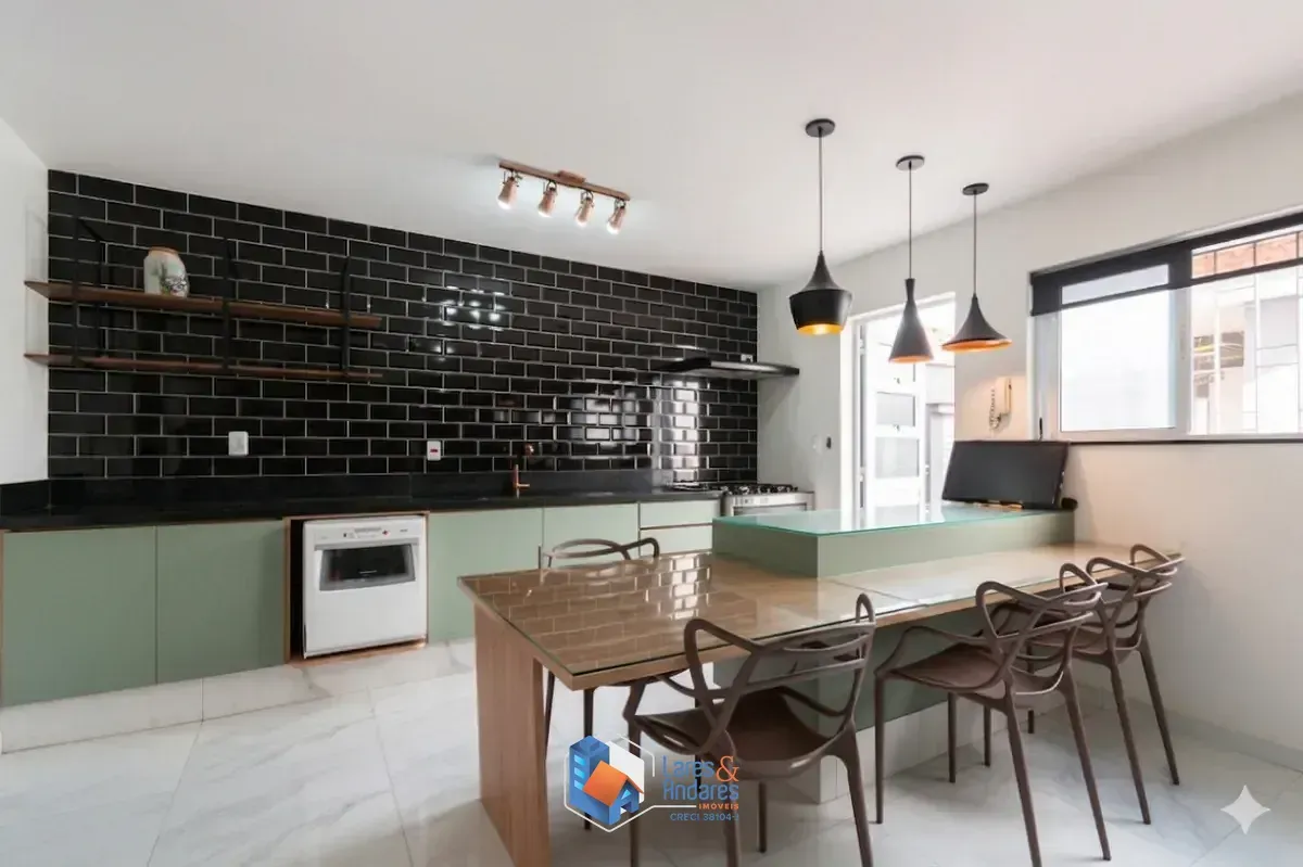 Imagem Sobrado para venda em Planalto Paulista com 3 quartos, sendo 3 suítes, 175m²