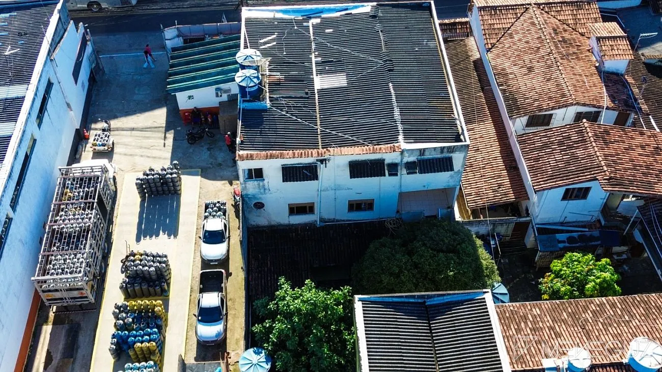 Imagem Ponto comercial à venda em Guarapari - Prédio com moradias na rodovia do sol no aeroporto