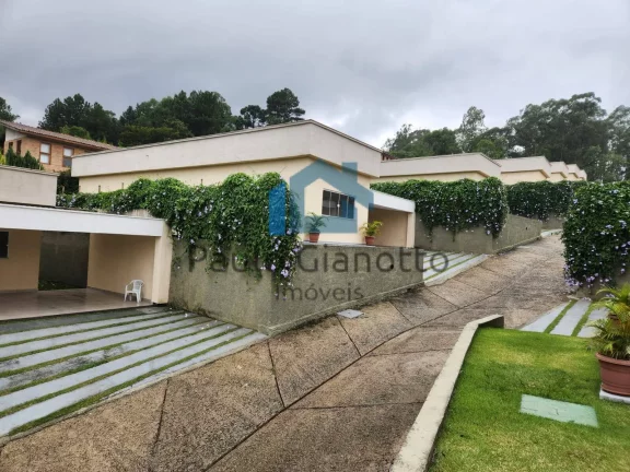 Imagem Casas térreas, 3 suítes, à venda ou locação na Granja Viana
