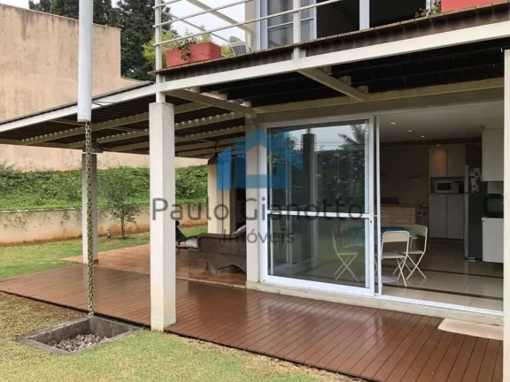 Imagem Casa Moderna à venda no Centro da Granja Viana
