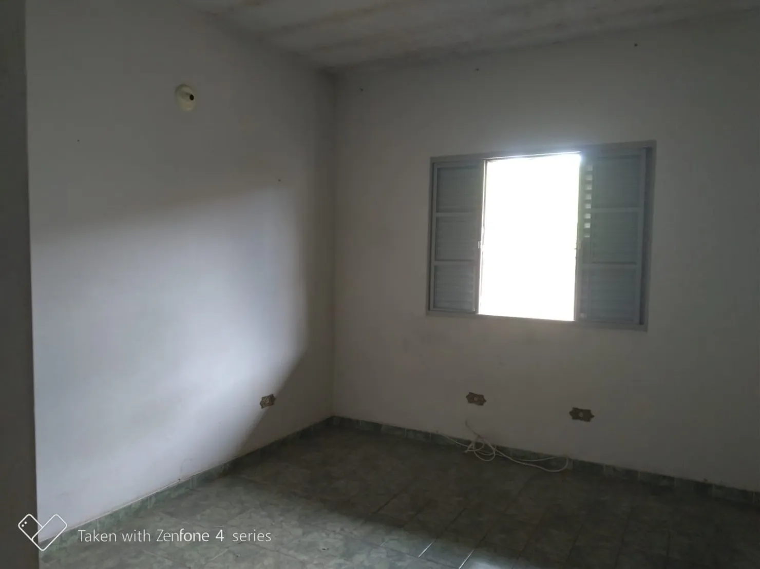 Imagem Casa à venda 2 Quartos, 1 Suite, 3 Vagas, 300M², Jardim Gurilândia, Taubaté - SP