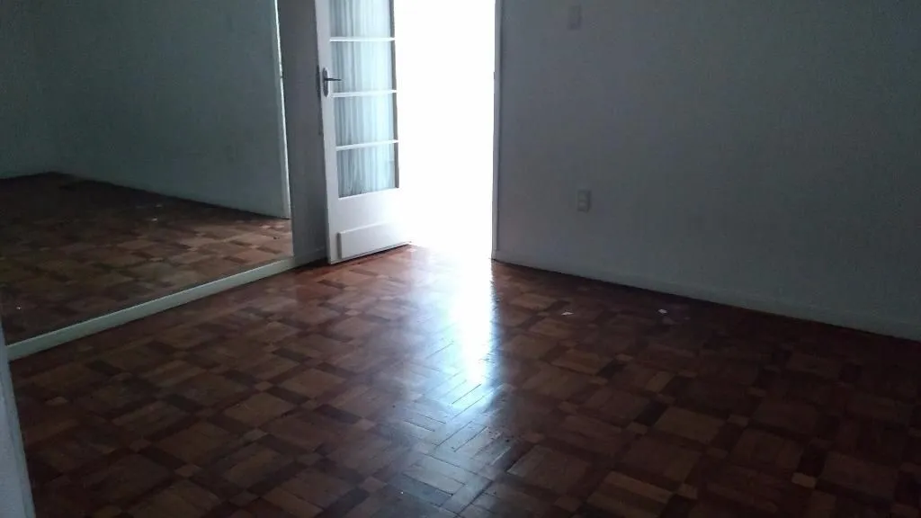 Imagem Casa para Venda - 485m², 5 dormitórios, sendo 1 suites, 1 vaga - Petrópolis