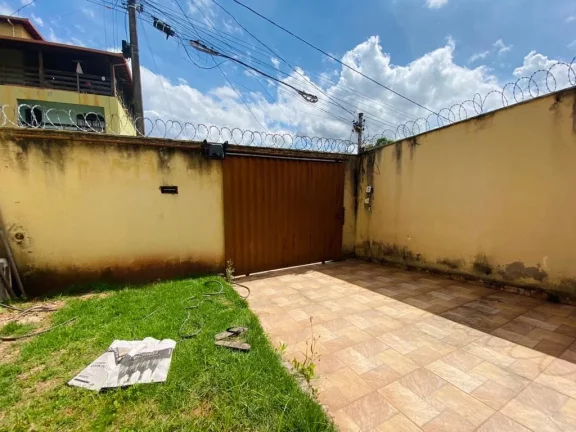 Imagem Casa à venda em Igarapé MG. bairro Lago Azul.