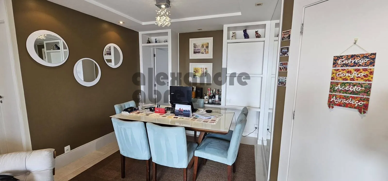 Imagem Apartamento a venda na região do portal do Morumbi, 3 suítes, 2 vagas.