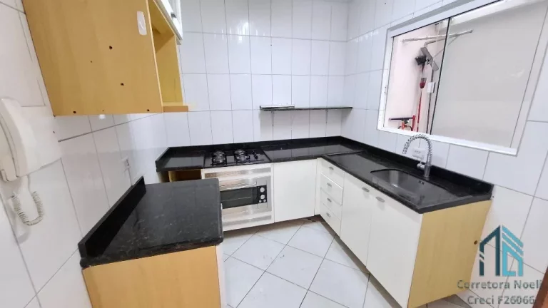 Imagem Sobrado em condomínio fechado 03 quartos c/suíte, desocupado no Uberaba em Curitiba PR