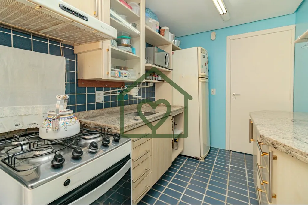 Imagem Apartamento com 84m² privativos, três dormitórios, sendo uma suíte, dois banheiros, sacada com l...