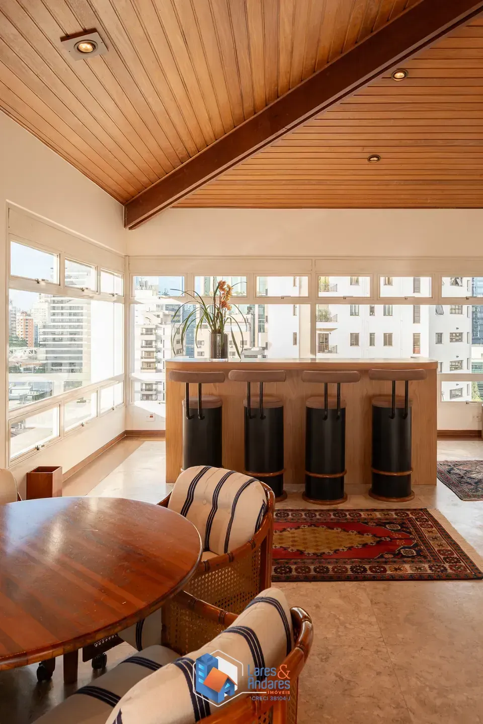 Imagem Duplex para venda e locação em Itaim Bibi com 3 quartos, sendo 3 suítes, 384m²