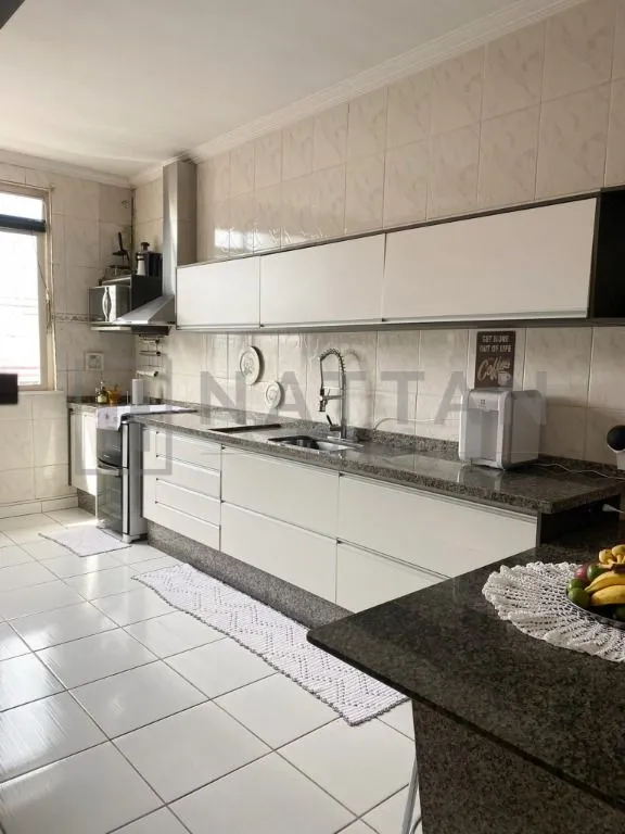 Imagem Imóvel mobiliado com 4 dormitórios, cerca de 700 m² de área útil, lareira e área gourmet