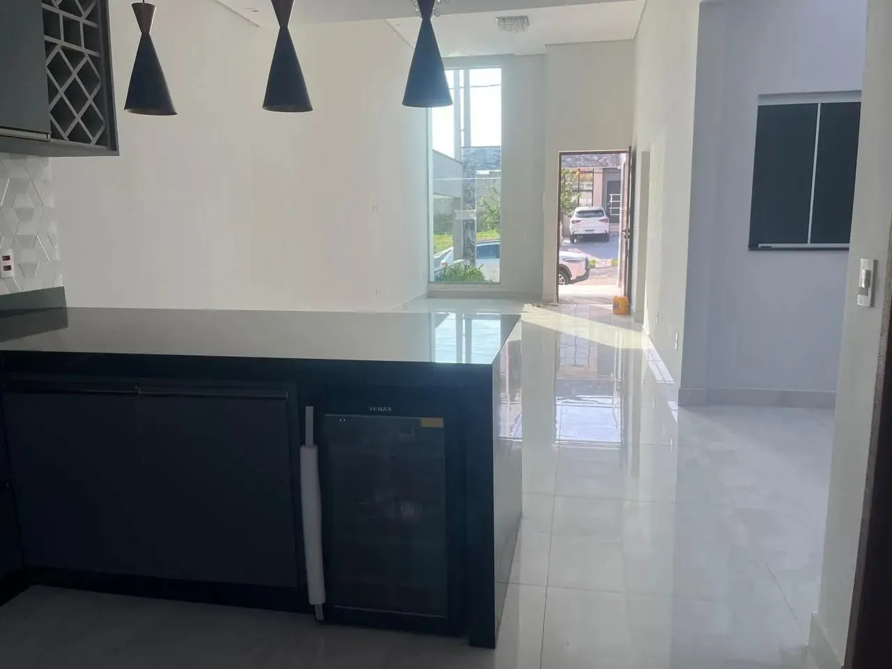Imagem Casa em Condomínio à Venda em Sorocaba-SP, Bairro Horto Florestal: 3 quartos, 1 suíte, 2 salas, 2 banheiros, 2 vagas, 118m².
