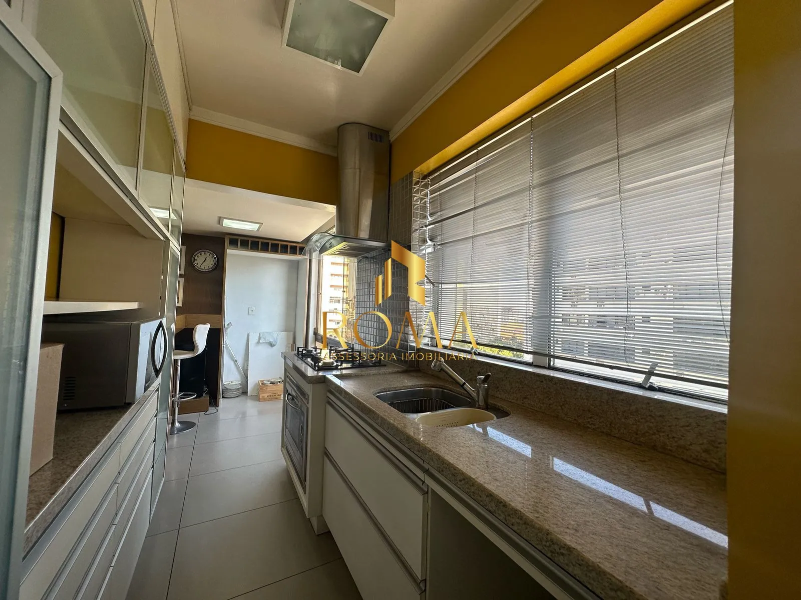 Imagem Apartamento semimobiliado de 03 dormitórios no Centro de Santa Maria.