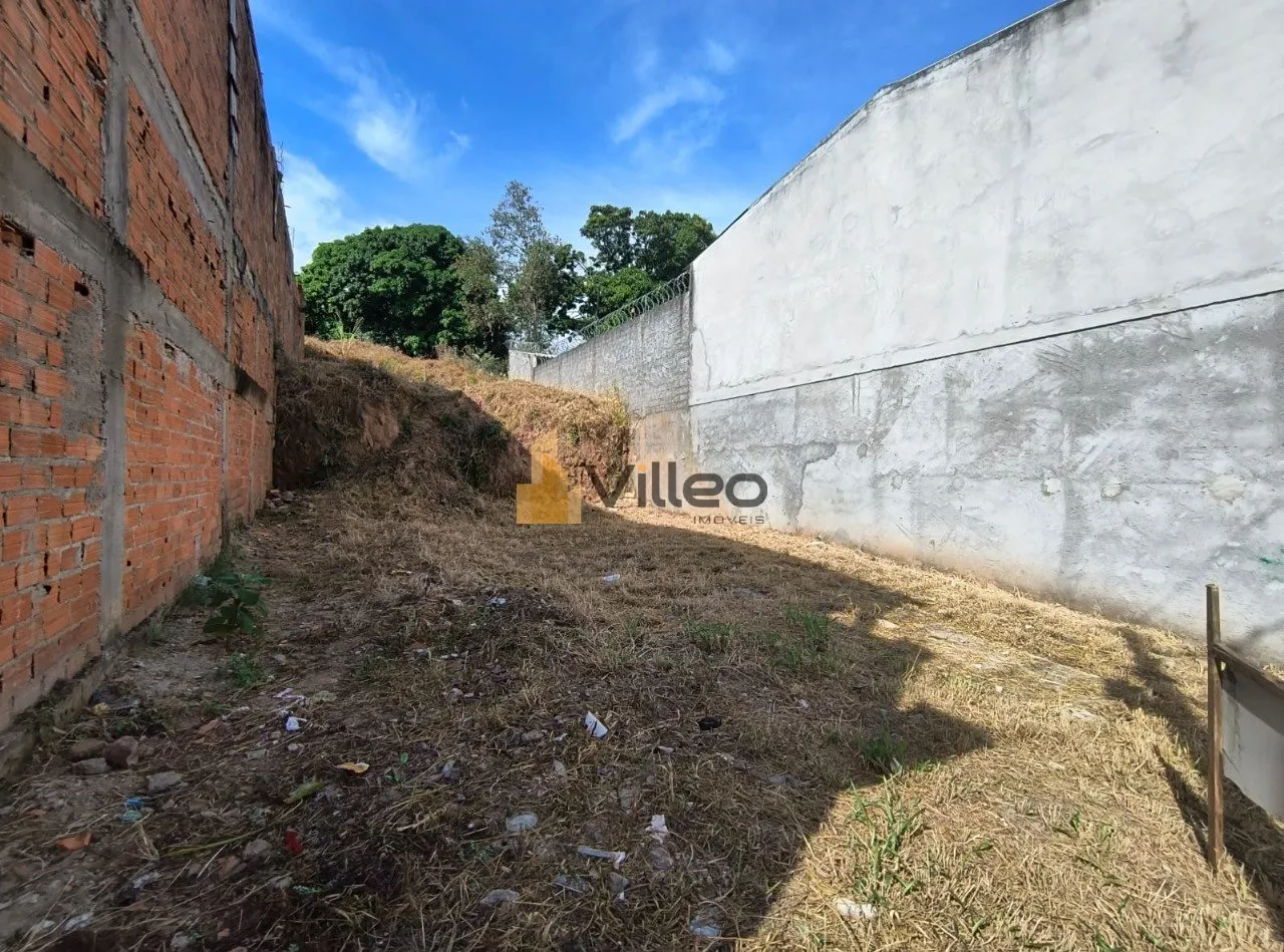 Imagem Descubra o equilíbrio perfeito entre tranquilidade e oportunidade de valorização com este terreno...