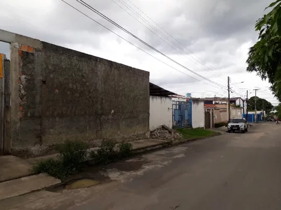 Imagem Excelente Terreno no bairro Parque 10, perto de padaria , de supermercado e da via principal