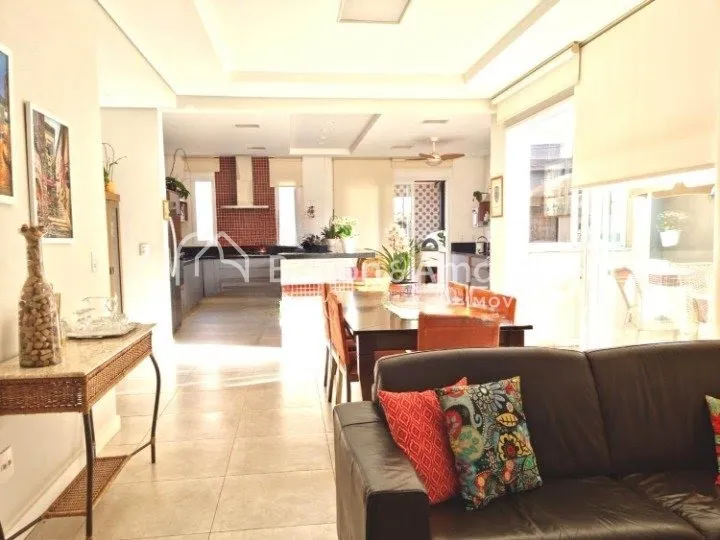 Imagem Linda casa com piscina e sauna no condomínio Villa Franca em Betel Paulínia - SP