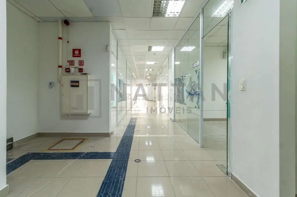 Imagem Imóvel comercial à venda no Carrão, com 1.332 m² e 23 salas envidraçadas
