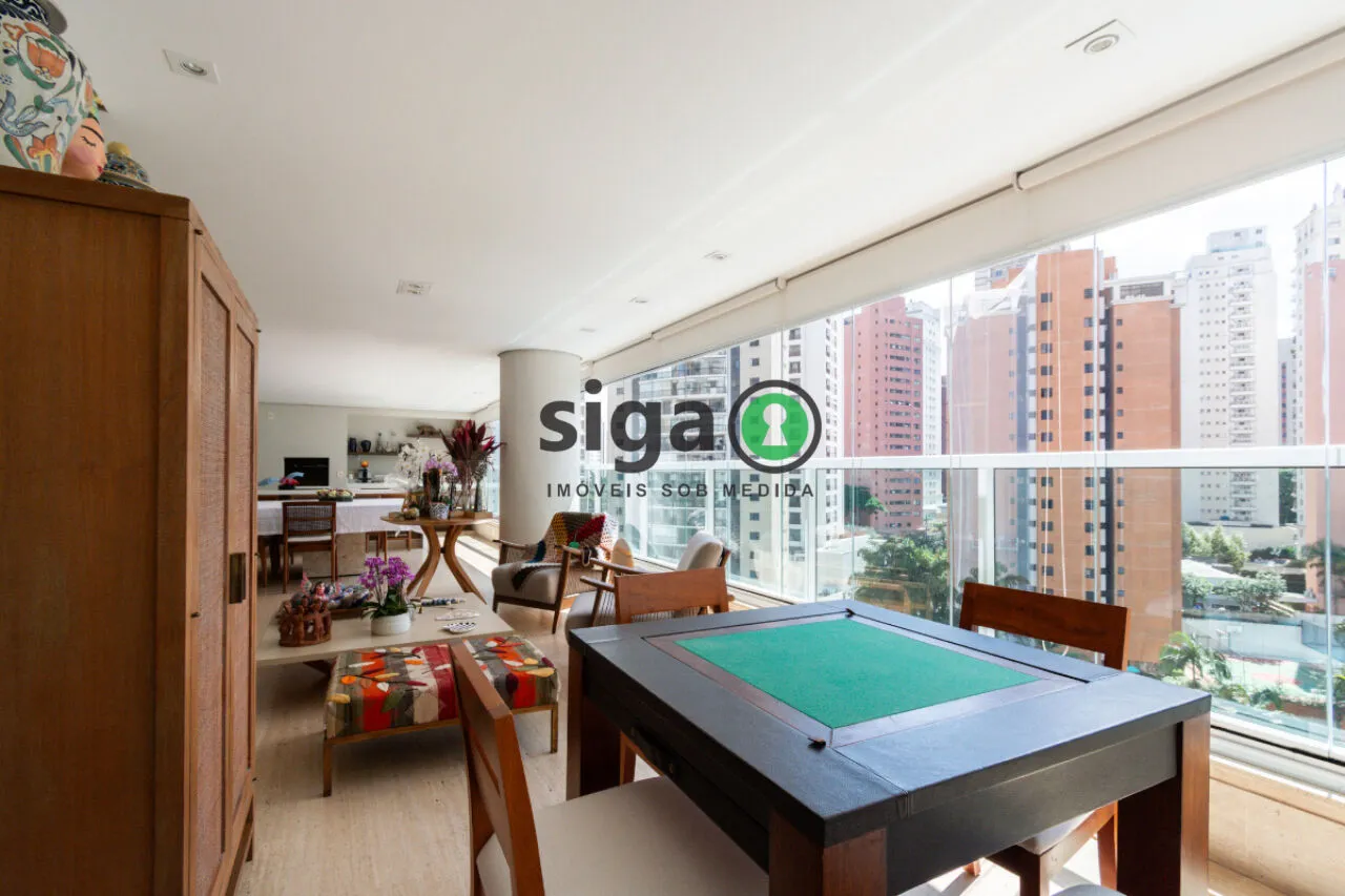 Imagem Apartamento alto padrão à venda em Moema 335 m² 4 suítes e 4 vagas