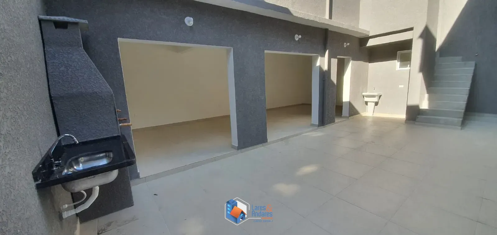 Imagem Sobrado enorme para venda 300m², 5 dormitórios ( sendo 1 suíte), 3 vagas mais 3 salões. Lauzane Paulista, São Paulo, SP