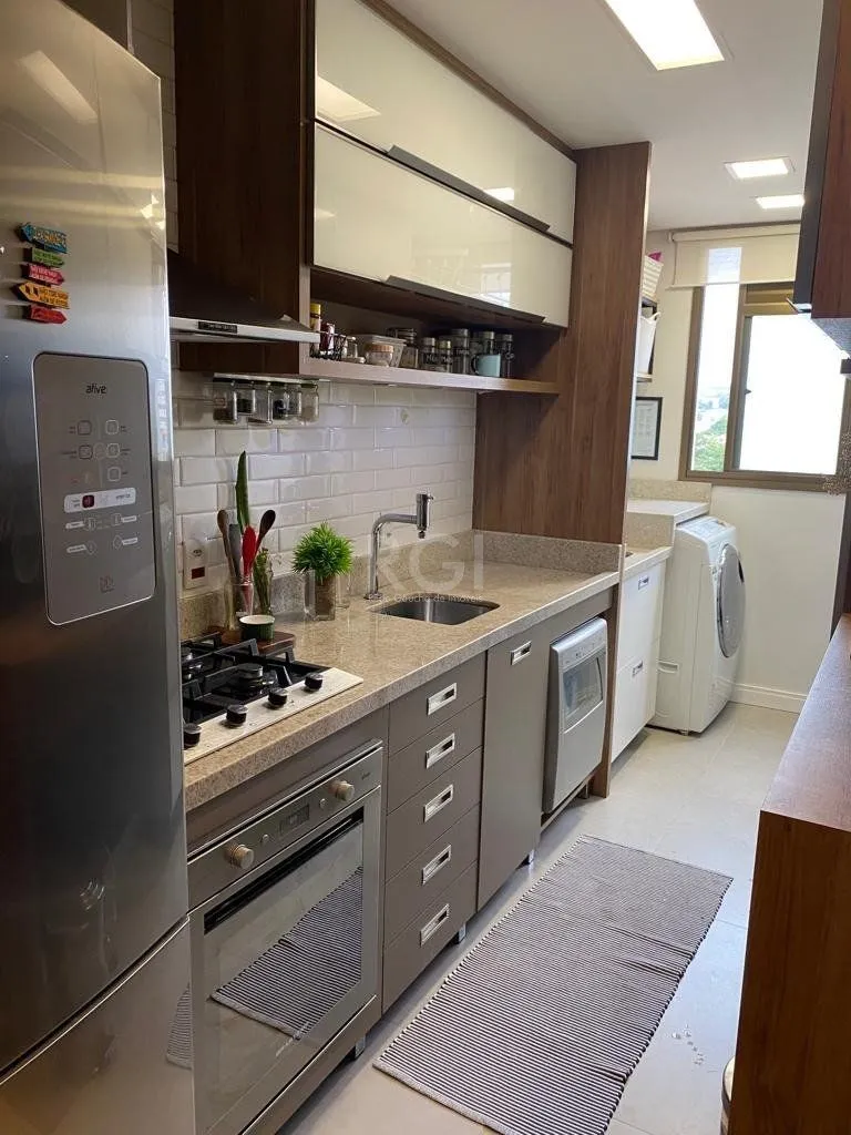 Imagem Excelente apartamento mobiliado de 2 dormitórios e 1 vaga de garagem