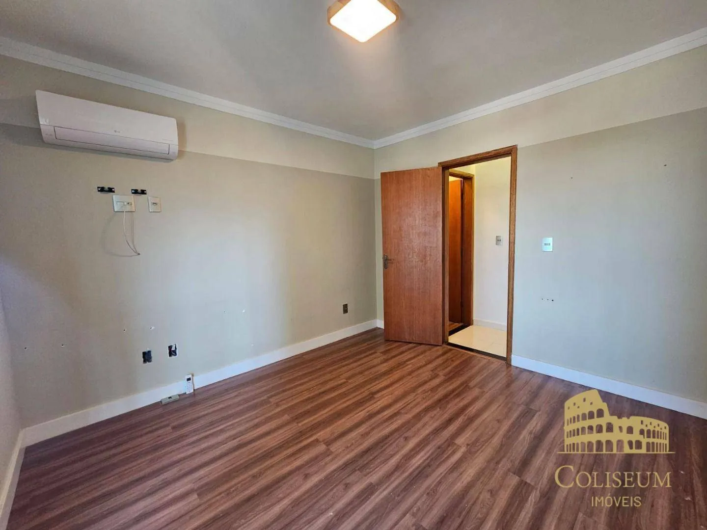 Imagem Apartamento com 2 dormitórios à venda, 86 m² por R$ 550.000,00 - Balneário Flórida - Praia Grande/SP
