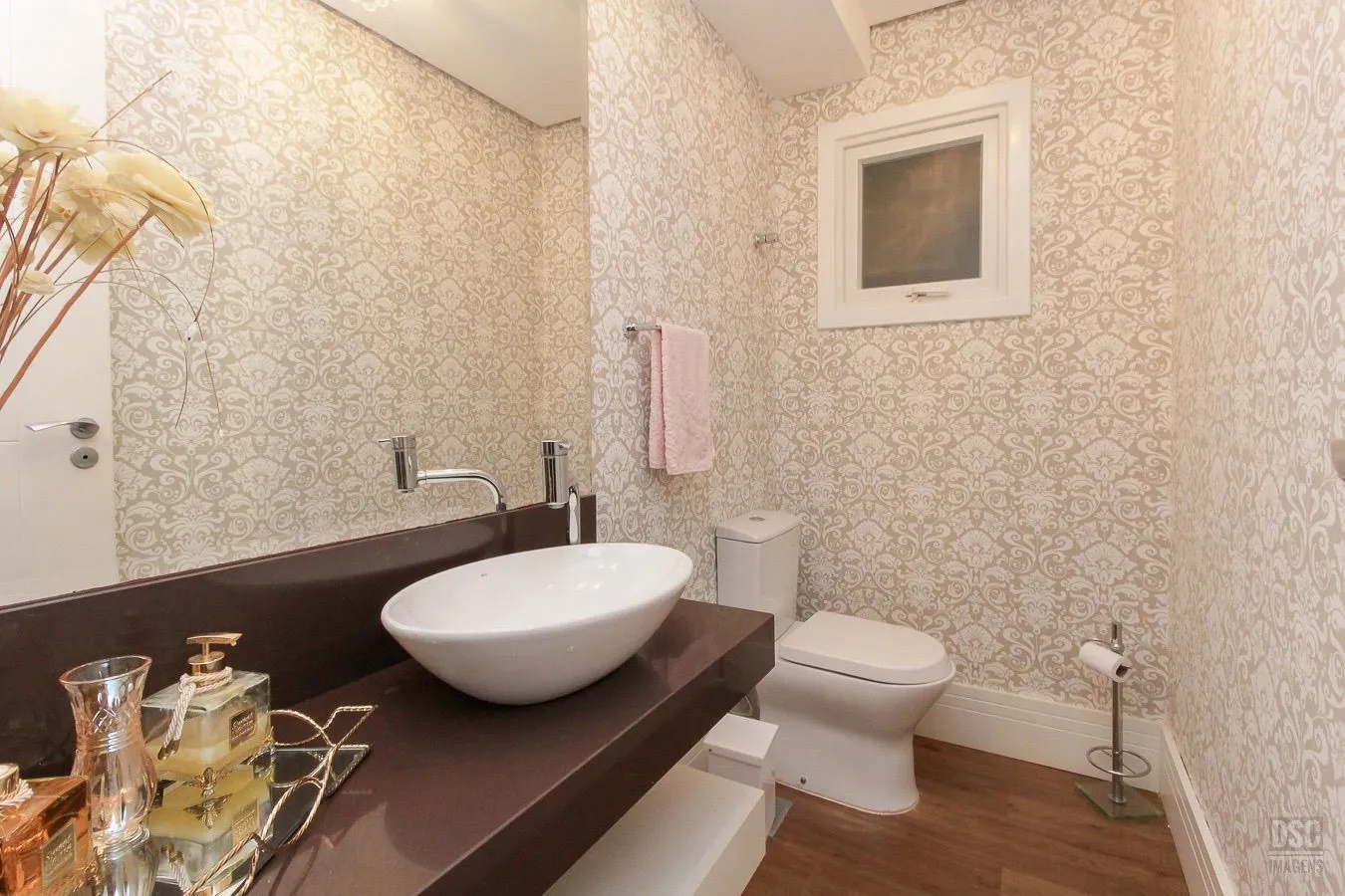 Imagem Casa dos Sonhos em Condomínio Fechado - Conforto, Estilo e Lazer Completo!